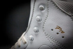 Bottines Risport Royal Pro Blanc 16 Bottines Risport Royal Pro Blanc -Hockey Équipement Boutique pdtimg 4979347b