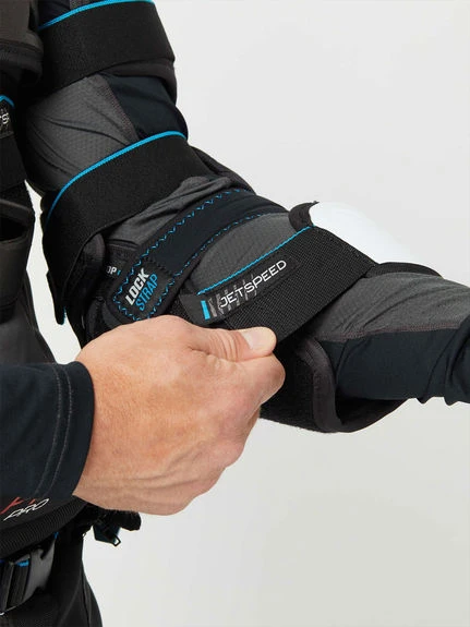 Coudières CCM JetSpeed FT6 Pro Senior 8 Coudières CCM JetSpeed FT6 Pro Senior – Image 6